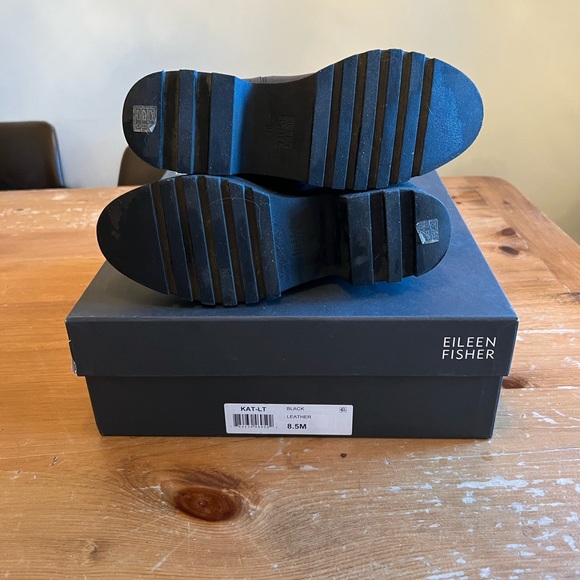 Eileen Fisher ankle boots in leather - Picture 6 of 7